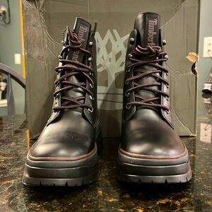 NWT Timberland Leather Waterproof Boots Size 7 Black
